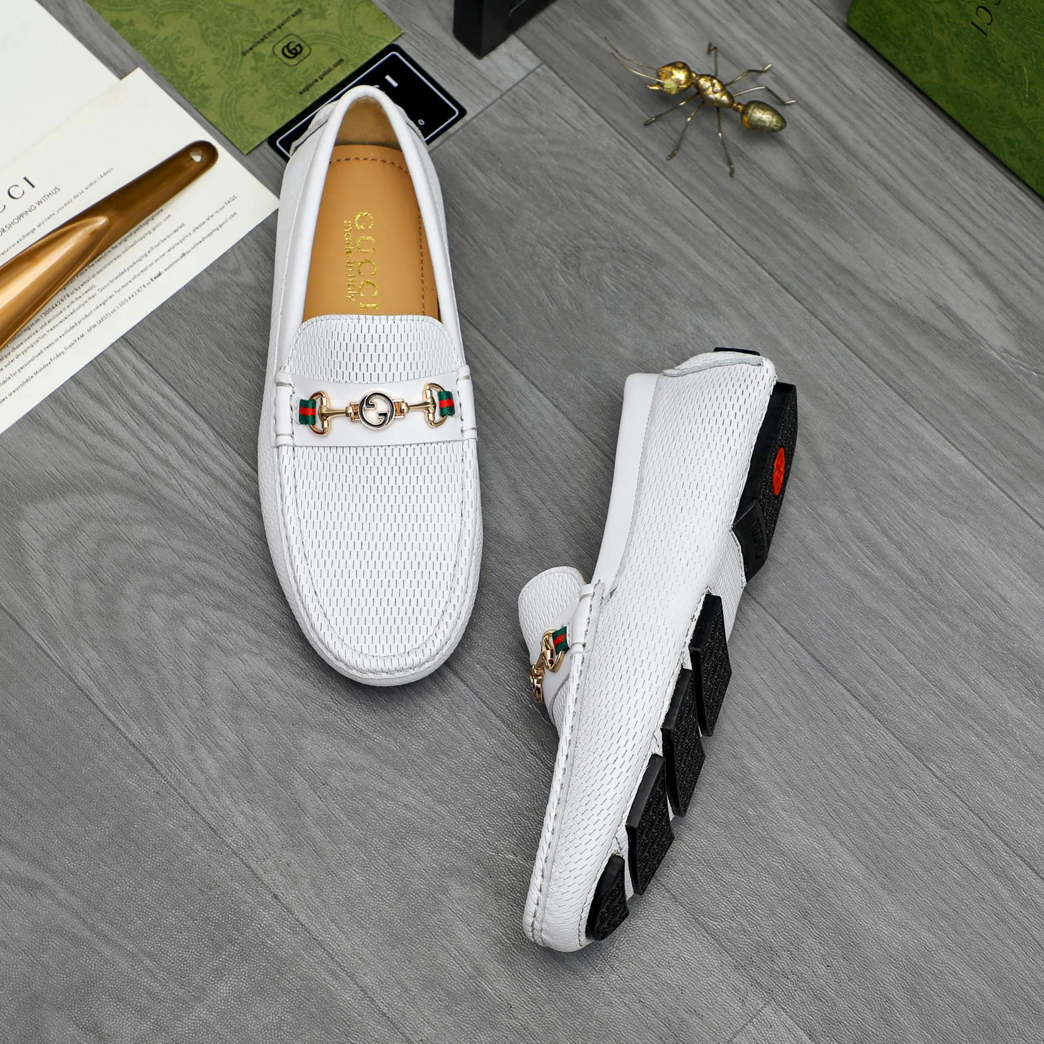Men's shoes 💰p420 Product trademark: GUCCI (Gucci) casual slip-on men's shoes Regular size: 38-44 Product materials: Selected hollow cowhide upper, sheepskin lining, rubber outsole